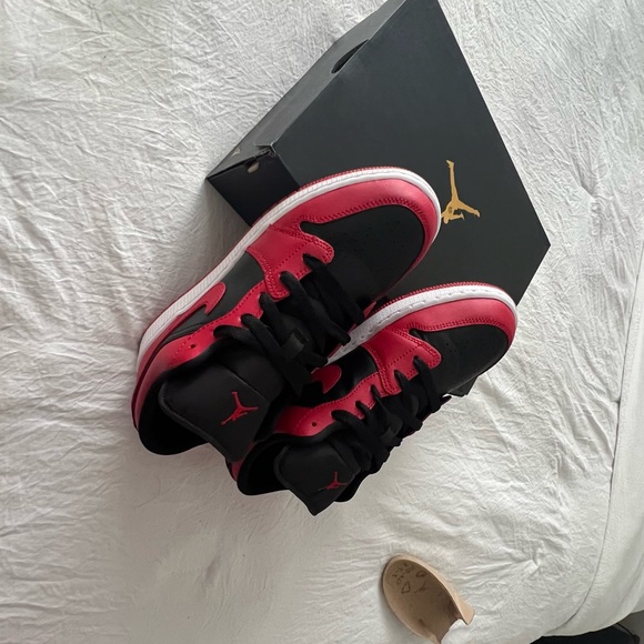 Air Jordan Low 1 - Picture 3 of 3